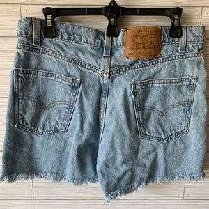 Levi’s 550 high rise blue jeans shorts distressed 100% cotton